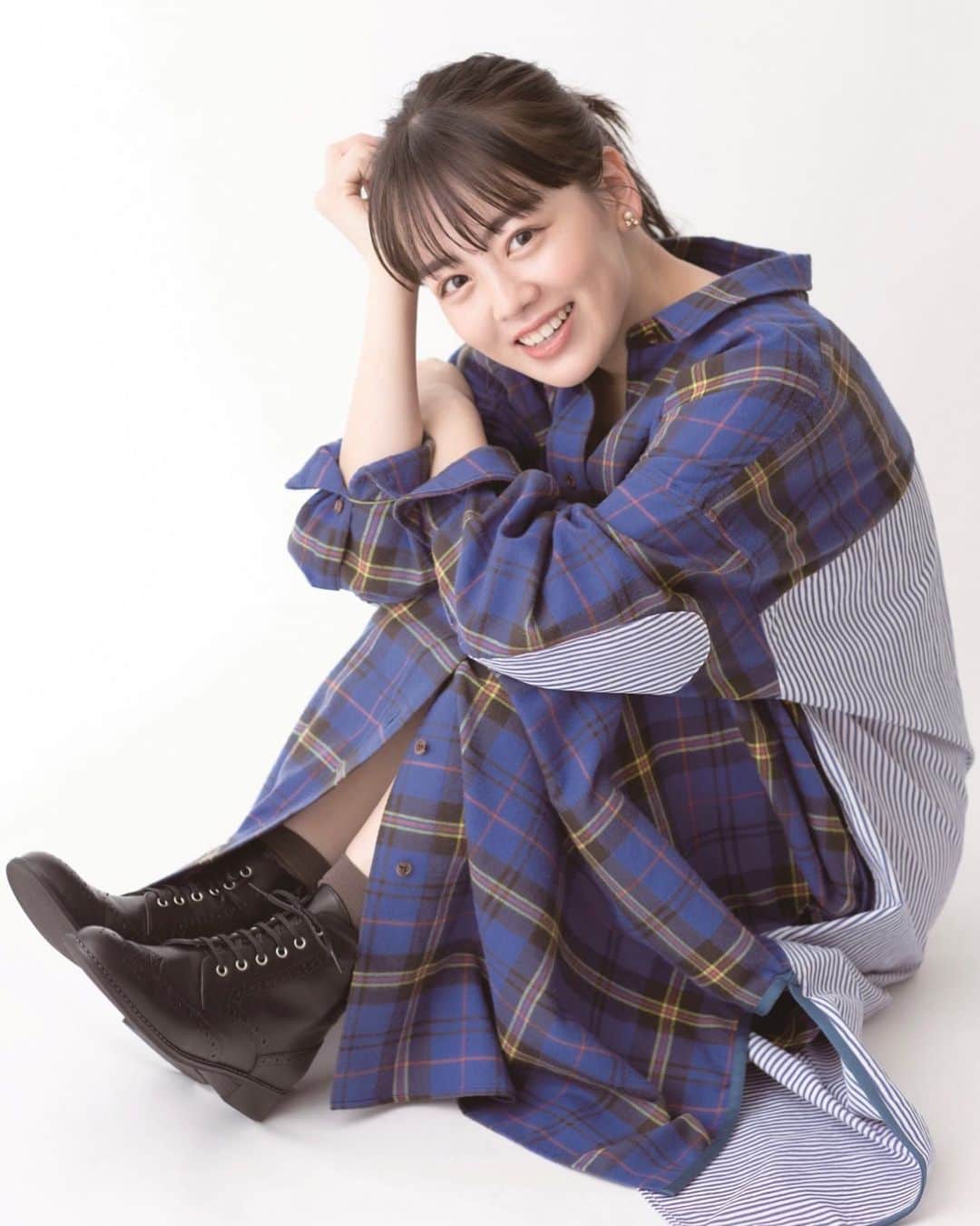朝倉 豊のインスタグラム：「【#朝日こども新聞】 @rikka.ihara.official  hairmake: @rikafujiwara_hairmake  #mywork #伊原六花 #旅するためのスペイン語 #どんぶり委員長 @bs7ch_donburi」
