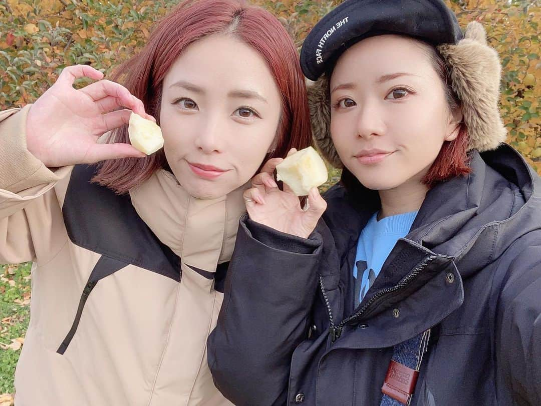 Aya（高本彩）さんのインスタグラム写真 - (Aya（高本彩）Instagram)「リンゴ姫 @_i.arisa_ 🍎 あり吉と長野県へ。  #photobyaya＃誰もいないリンゴ狩り#リンゴ姫#リンゴプリンセスコンテストなんてあったらあり吉絶対優勝#長野県#この人といると本当に落ち着く」11月24日 20時48分 - aya_dream04