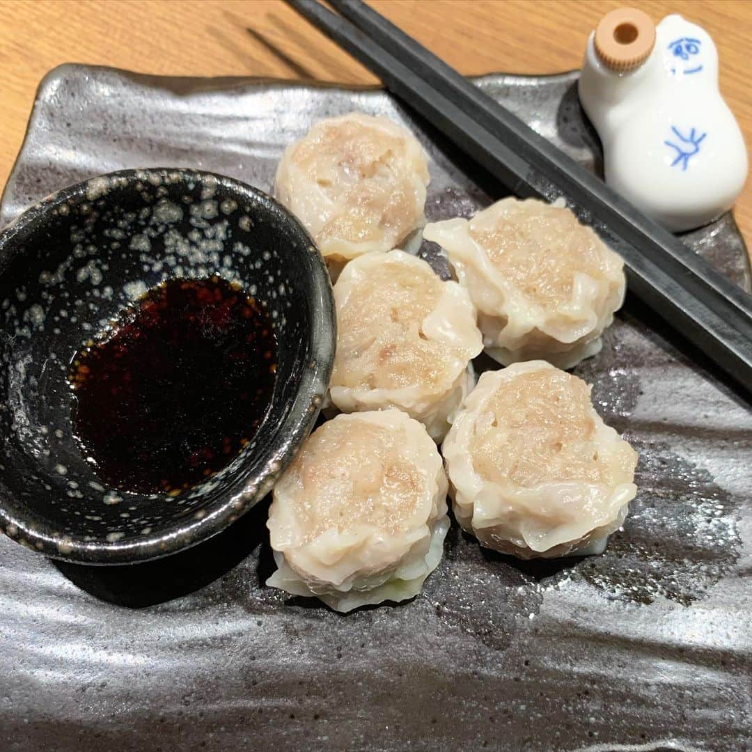 のインスタグラム：「やっぱりサイコーです。 お土産ありがとうございます。  #崎陽軒」