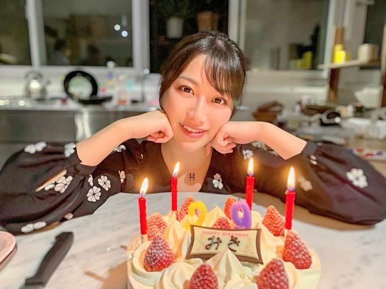 春原未来さんのインスタグラム写真 - (春原未来Instagram)「昨日は,誕生日お祝いしてくれて本当にどうもありがとうございました😊❤ 愛に溢れる時間,とっても幸せだったよ！！！  .  Thank you so much for celebrating my birthday yesterday 😊❤ I was so happy when I was full of love!!!  #誕生日会 #happybirthdaytome #恒例のやつ #オフ会 #春原未来 #気持ちが嬉しい #コロナ禍 #大好きな人たちと #しあわせなじかん #美味しかった #birthdayparty #katespadenewyork #quadrofoglio #onepiece」11月24日 20時51分 - sunohara_miki