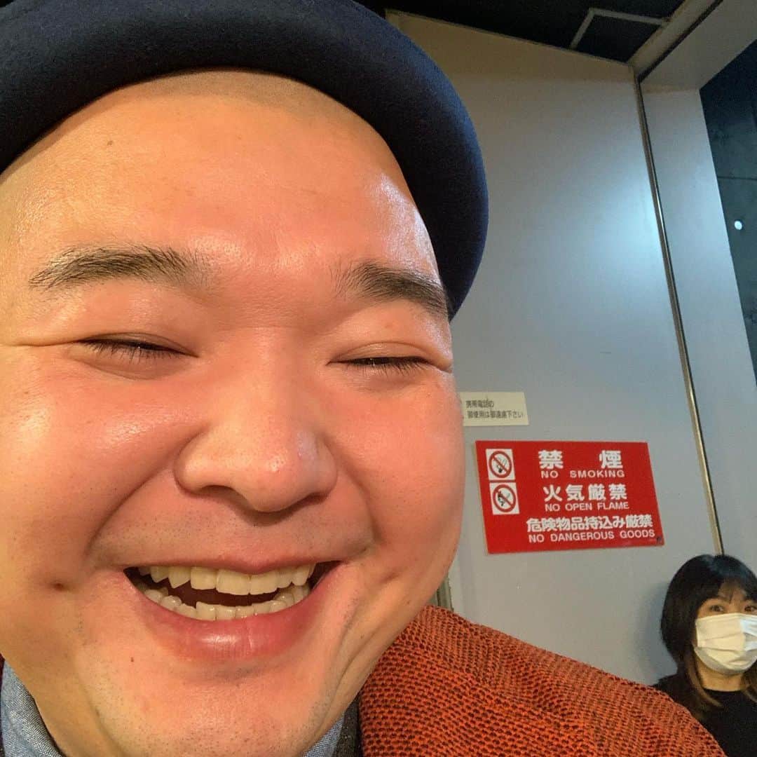 内山信二のインスタグラム：「これからバラダン🌹観てね〜  #バラいろダンディ #内山信二」