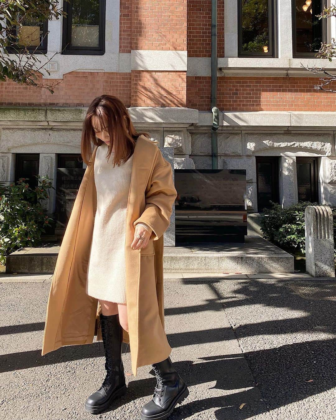 Yuuki mimuraさんのインスタグラム写真 - (Yuuki mimuraInstagram)「🍂🧸 . . とうとう寒くなってきたので コート投入🧥‎ ܾ ܾ 𖥧𓇣 ܾ ܾ𓂃 𓈒❁⃘ ‎٭¨̮  今年新しく仲間入りしたのは #TRIFLE ( @trifle_official ) のスリット入りの ロングコートでした🤍🤍🤍 シンプルで何にでも合わせやすいです𖦊້  𖡼.𖤣𖥧 . . . #秋冬#秋冬コーデ#コーデ#コーディネート #大人カジュアル#カジュアルコーデ#プチプラ #プチプラコーデ#コート#冬コーデ #購入品紹介#購入品#ootd#instafashion」11月24日 21時05分 - u0829u