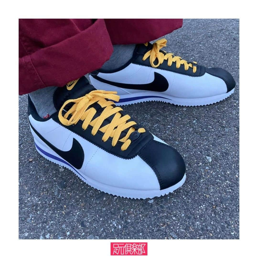 足元倶楽部 公式アカウントのインスタグラム：「ブランド : NIKE(@nike ) モデル名 : CORTEZ BASIC LEATHER . (@giro.yazaki )さんの #足元倶楽部 . スニーカースナップは @ashimoto.club でポスト&チェック！ . #nike #nikecortez #cortez #ナイキ #コルテッツ #足元クラブ #足元くら部#足元#あしもと倶楽部 #スニーカー #スニーカーコーデ #スニーカー同好会 #キックス #靴 #コーディネート#スナップ#ファッションスナップ #ストリートスナップ #お気に入りの一足 #今日の逸足#逸足 #운동화 #kicks#newkicks」