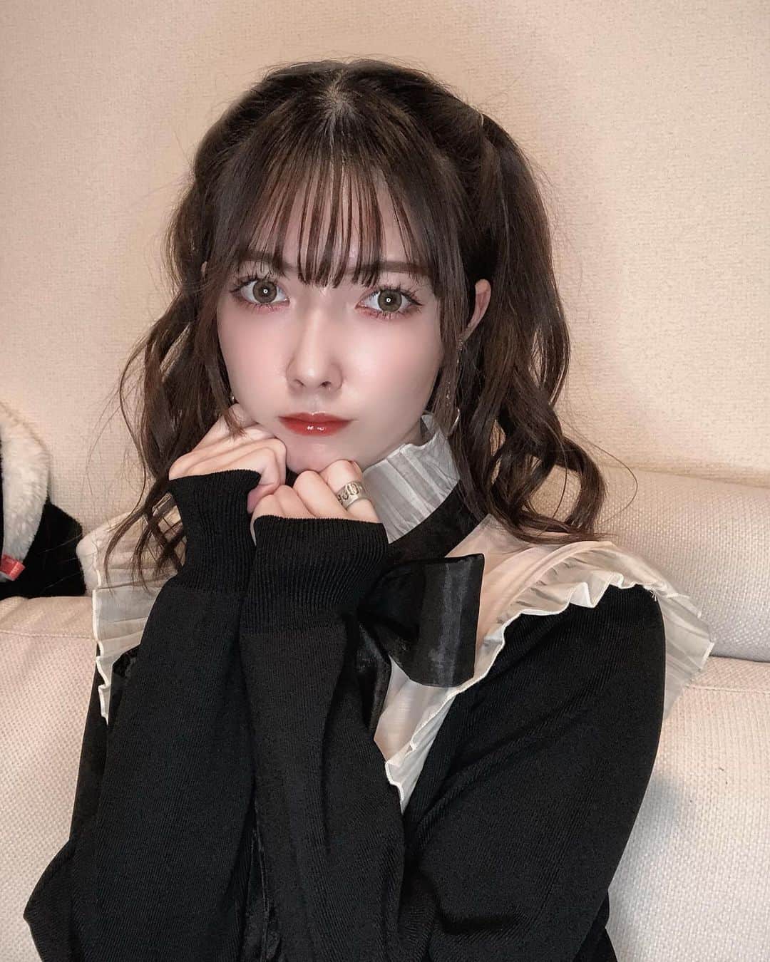 日下部美愛のインスタグラム：「久しぶりの地雷メイク  #地雷女 #地雷系女子 #地雷メイク #メンヘラ女子 #japan #girl #自撮り #量産型」