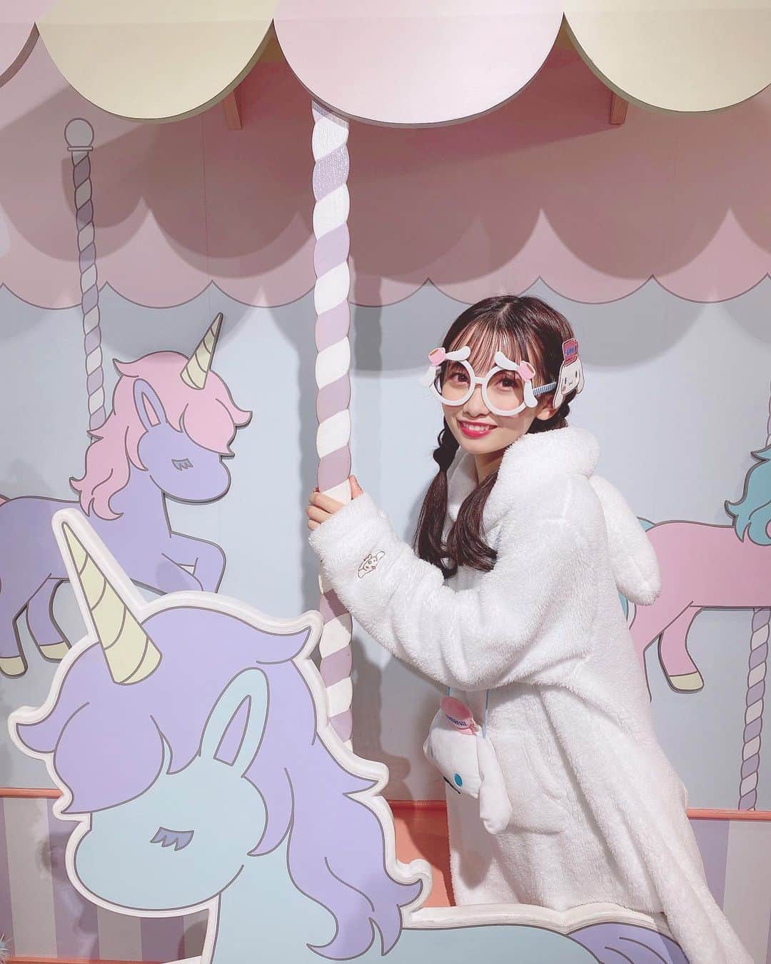 涼本理央那のインスタグラム：「﻿ ﻿ シナモンのふわふわ〜ってした世界観が好きすぎてこうゆう部屋に住みたい☺️💭♡﻿ ﻿ #ピューロランド #サンリオピューロランド #サンリオ #シナモロール #シナモン #フォトスポット #ふわふわ系女子 #sanrio #cinamonroll」