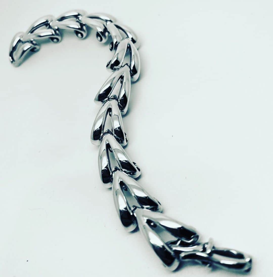 ホアキンベラオのインスタグラム：「Desde este momento y hasta el 30 de noviembre podrás beneficiarte de descuentos en todas nuestras colecciones con el siguiente código:  CÓDIGO DTO. JB20  Madrid y Valencia」