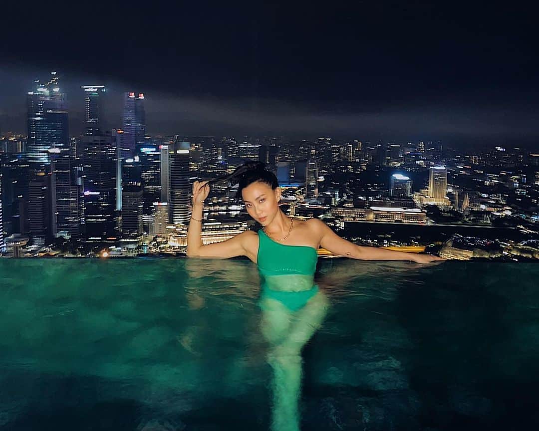 ソニアのインスタグラム：「Blurry pics cos shiverrringggggg 🥶」