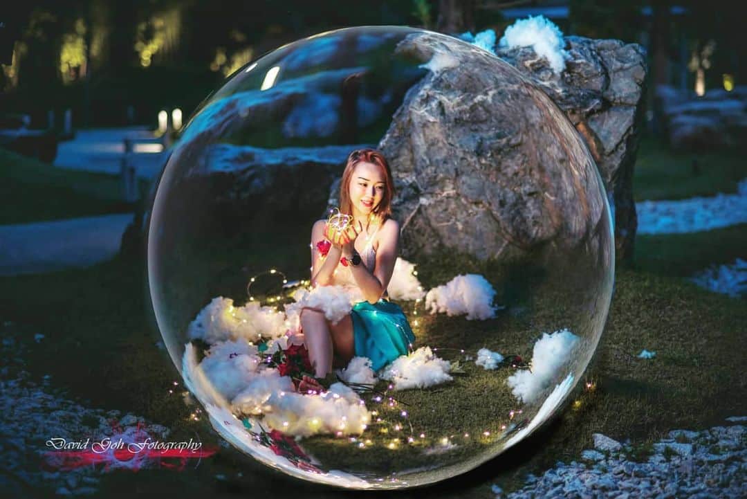 Nicole Chenのインスタグラム：「I'm protected in my own bubble! God protects me  Photography by @davidlovetofly」