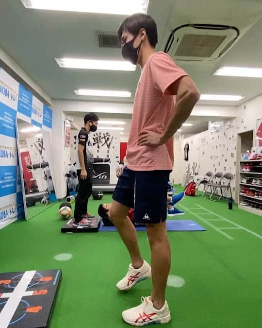 綿貫陽介のインスタグラム：「今年のシーズンは腰の痛みに悩まされ、痛みを軽減するためにCOREトレSTUDIO FSBIで体幹トレーニングを始めました！今まで使えてなかった筋肉や体幹が多く少しずつ出来るようトレーニングしていきたいと思います。 地味なトレーニングが多いですか地道に頑張って来シーズン暴れられるよう頑張りたいと思います！」