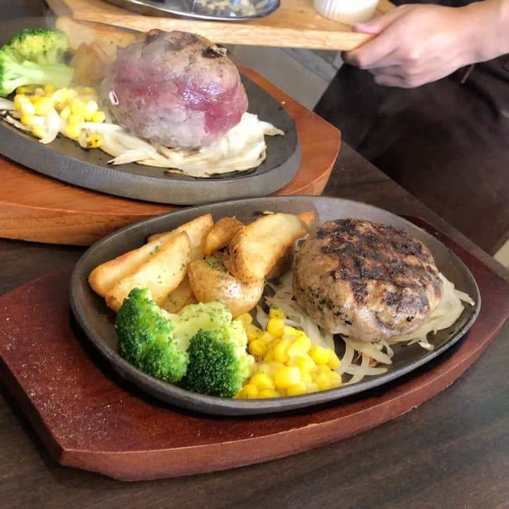 中野みやびのインスタグラム：「ひしめき亭に行ってきました🍖 めちゃめちゃ美味しかったです✨  #ひしめき亭 #ひしめき #お肉 #ハンバーグ #hamburg #meet #チーズハンバーグ #cheese #チーズ #gunma #japan #群馬 #中野 #みやび #中野みやび」