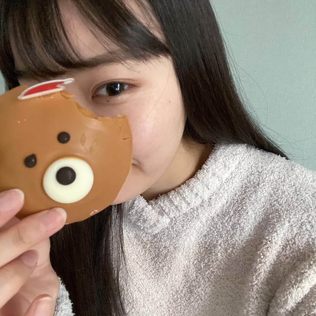 苗加結菜さんのインスタグラム写真 - (苗加結菜Instagram)「気が付いたら お持ち帰りしてました🐻🎄 . . . . #クリスピークリームドーナツ」11月24日 21時27分 - naeka_yuuna