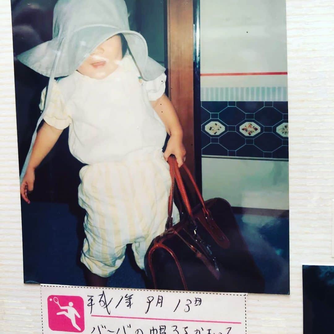 Arisa Nanaseさんのインスタグラム写真 - (Arisa NanaseInstagram)「1歳9ヶ月の時の私、バーバの帽子を被っていたらしい😂✨笑　1歳でもインスタグラマーになれてたかしら？👗笑　 #昔の写真　#チビインスタグラマー　#名古屋　#インスタグラマー　#ユーチューバー　#おちびコーデ」11月24日 21時30分 - arisa.nanase