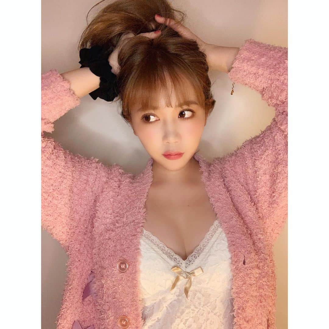 MACOのインスタグラム：「昨日はランジェリーブランド リサマリとのインスタライブ ありがとうございました♡  早速 昨日家でも着てみたけど やっぱり可愛い🤦🏼 @risamagli」