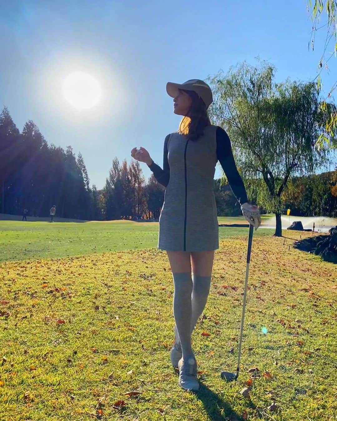 野崎萌香さんのインスタグラム写真 - (野崎萌香Instagram)「Simple is the best.   🏌️‍♀️⛳️🍁⛲️  golf wear ... @descentegolf」11月24日 21時39分 - moeka_nozaki