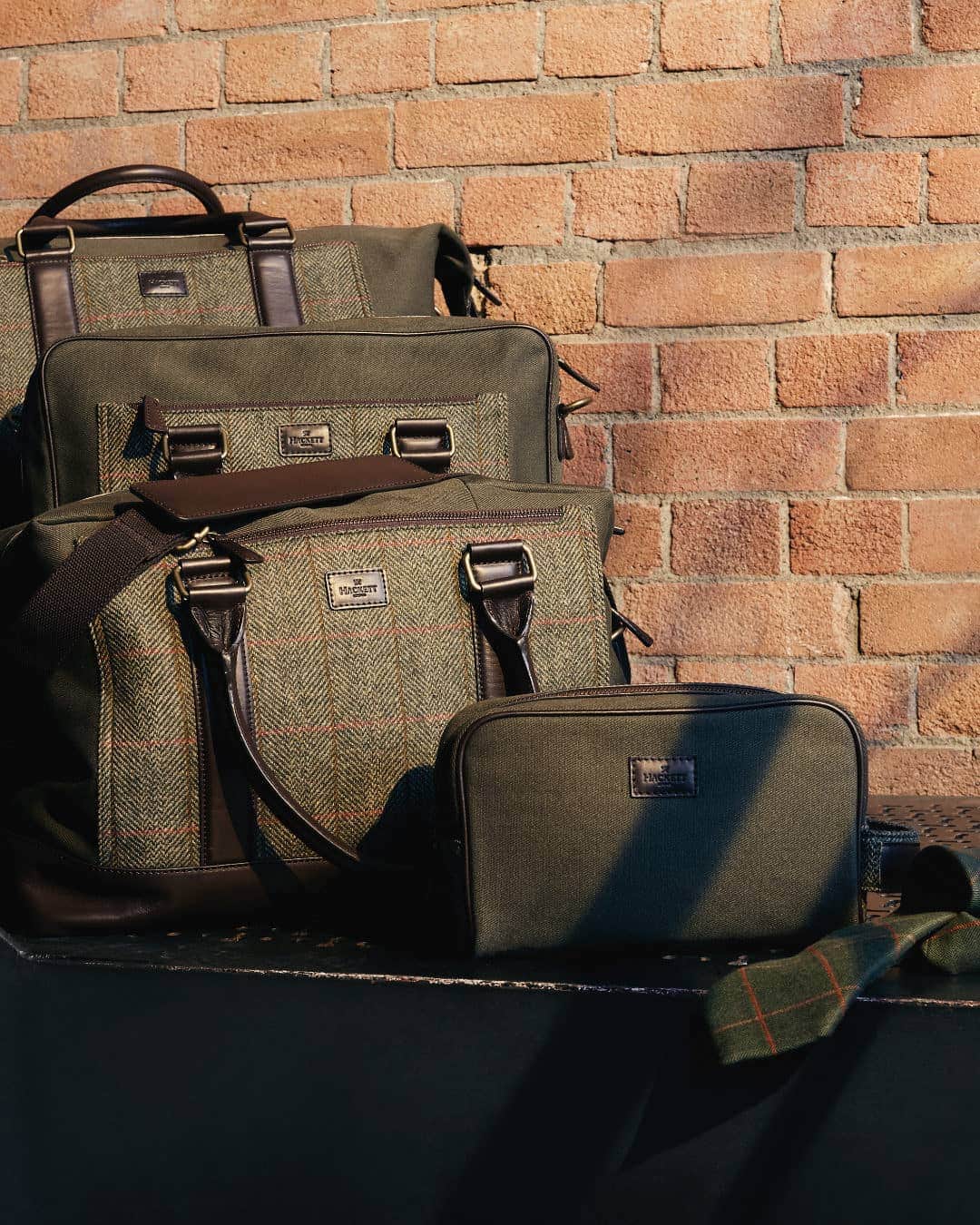 ハケットのインスタグラム：「No matter where you’re going or what your carrying our men’s bags and luggage are the perfect companion to your next memorable moment.#STAYHackett」