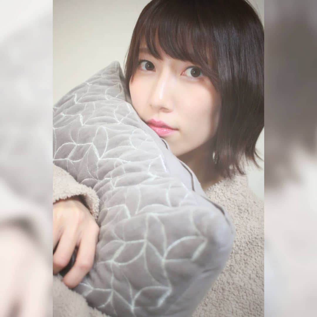 板野優花さんのインスタグラム写真 - (板野優花Instagram)「インスタ更新頑張ろうと思って色々したためてるけど 自分の写真じゃなくてご飯の記事ばっかり 溜めてるから結局更新されていかない😂😂😂 ・ #ポートレート #関西モデル #サロンモデル #カメラマンさんと繋がりたい #美容師さんと繋がりたい #有名になりたい #イベントmc #関西タレント #ポートレート好きな人と繋がりたい  #ポートレートしま専科 #スタジオ撮影 #夢を叶える  #好きな仕事で生きていく #セルフポートレート #ジェラピケ #francfranc」11月24日 21時47分 - yuka_itano