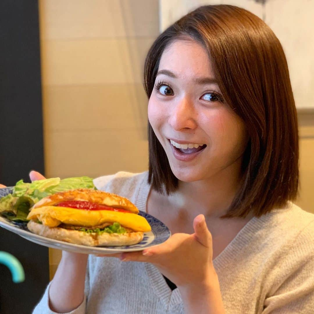 住田紗里さんのインスタグラム写真 - (住田紗里Instagram)「おいしかったサンドウィッチと共に🥪 秋•冬になると、 毎年、食欲も旺盛に🍴 炭水化物をよくたべる毎日です  先週に引き続き、 今日も深夜1:56〜 にゅーくりぃむに出演します 是非ご覧ください  #食欲の秋#秋#autumn#冬#winter#食欲#サンドウィッチ#sandwich#🥪#炭水化物  #にゅーくりぃむ#バラエティ番組#バラエティ#テレビ朝日#テレ朝#テレビ朝日アナウンサー#アナウンサー#住田紗里」11月24日 21時58分 - sarisumita_ex