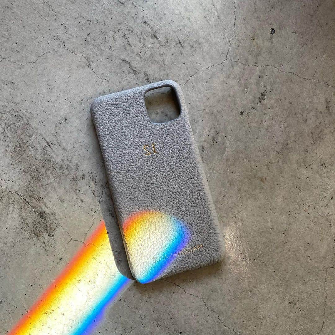 愛甲ひかりさんのインスタグラム写真 - (愛甲ひかりInstagram)「カフェで虹発見した🌈 そしてiPhoneケース新しくした✔︎ 誕生日の12🌙」11月24日 21時51分 - hikarieee