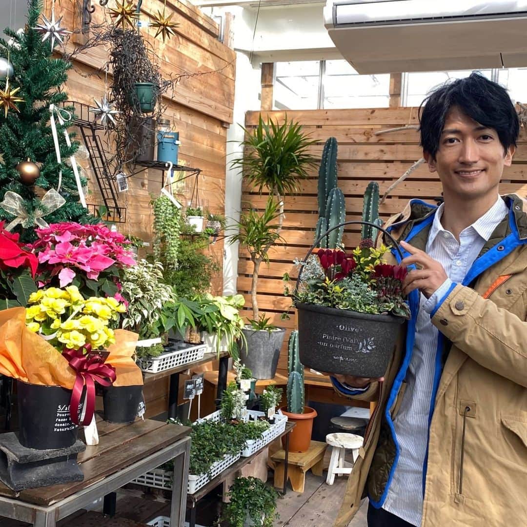 矢口恭平のインスタグラム：「今週末の手づくり花づくりプラスは@yoshunen からお送りします！放送をお楽しみに！ #手づくり花づくりプラス #tvshow #gardening #flowers #gift」