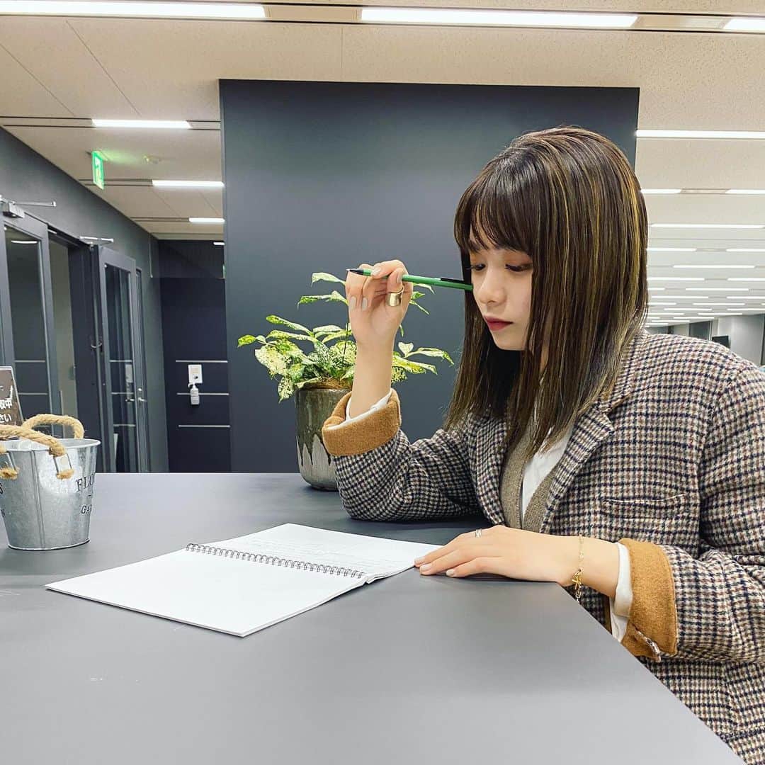 足立佳奈のインスタグラム：「早く言いたいことが増えてく☺︎ たのしみやな〜っ  #今日の足立」