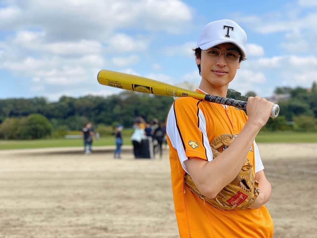 井阪郁巳さんのインスタグラム写真 - (井阪郁巳Instagram)「姉恋おふしょっと📸  #初出し #井阪郁巳 #ご縁  #インスタオシャレ化計画  #swag #写真 #オフショット  #新之助 #臼井さん #姉恋  #姉ちゃんの恋人 #野球 ＃２３時からインスタライブ」11月24日 22時13分 - ikumi_isaka_official