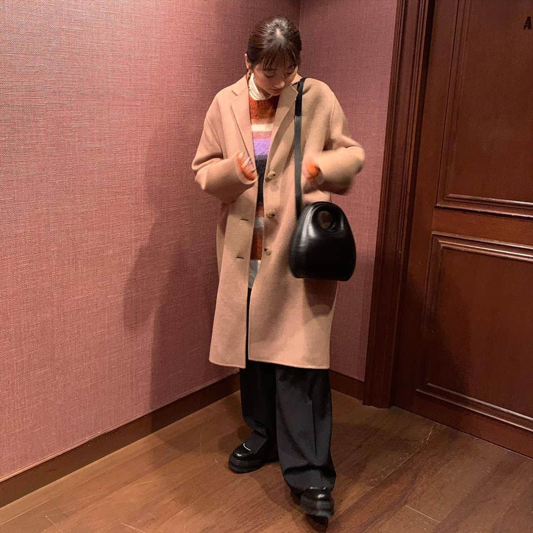 武田玲奈さんのインスタグラム写真 - (武田玲奈Instagram)「グータンヌーボ✨✨  coat,knit @acnestudios shirt,trousers @ourlegacy accessories @allbluesofficial bag @lemaire_official boots @pierrehardy」11月24日 22時19分 - rena_takeda