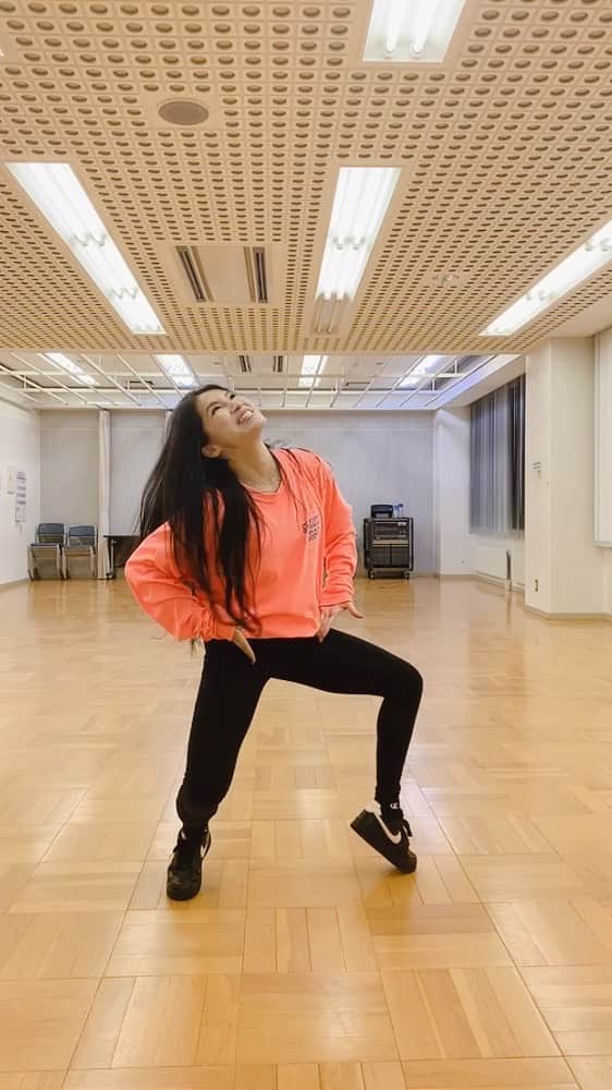 清水香澄のインスタグラム：「もうすぐ新曲発表！ Make you happy踊り収め♪ #niziu#makeyouhappy#縄跳びダンス#完コピ#coverdance」