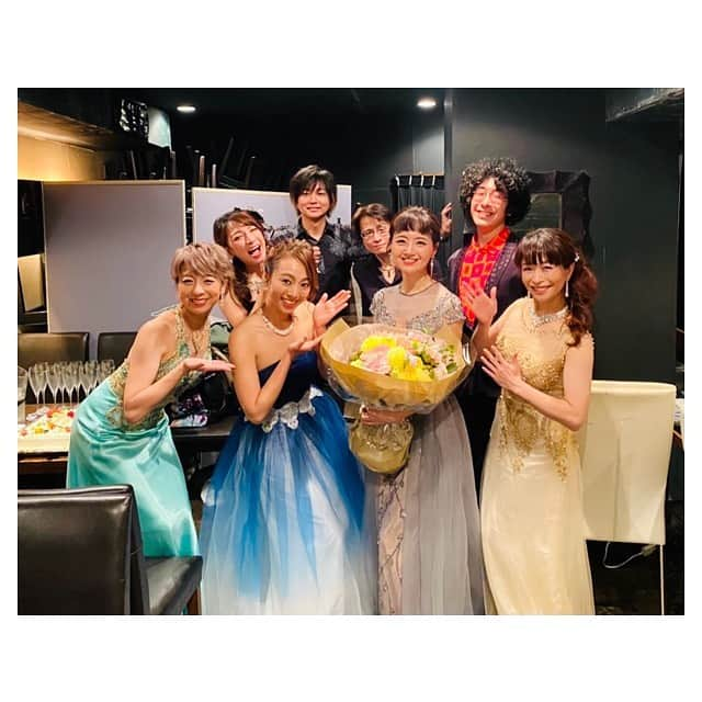 谷口あかりさんのインスタグラム写真 - (谷口あかりInstagram)「﻿ ﻿ ﻿ ✨木村花代 BIRTHDAY LIVE✨﻿  &﻿  🌸🌼花の祭典 2🌼🌸﻿ ﻿ ﻿ ﻿ はなさんおめでとうございます❤❤﻿ @hanayokimura_official﻿ ﻿ ﻿ ﻿ みなさま﻿ ご来場﻿ そして﻿ 配信での観劇﻿ ありがとうございました！﻿ ﻿ ﻿ ﻿ ほんとに幸せな時間！﻿ ﻿ ﻿ ﻿ みんなの笑顔がみれて﻿ 本当に沢山パワーもらって﻿ ﻿ ﻿ 大好きで尊敬している﻿ 花さん﻿ 麻美さんと﻿ それぞれデュエットさせて頂けて﻿ ﻿ ﻿ あの曲を﻿ おぐさん @ogu.room﻿ みーちゃん @mieko781024﻿ とトリオで歌えて❤❤﻿ ﻿ ﻿ 花さんへの﻿ ブーケのサプライズも成功して❤﻿ んふふ❤﻿ ﻿ ﻿ 色んなことがあるけど﻿ やっぱりつきつめて行ったら﻿ ﻿ ﻿ まわりもら﻿ 自分も﻿ 笑顔がいい。﻿ ﻿ ﻿ 一緒に笑っていられる﻿ この先の時間のために﻿ 頑張ろうって思えた時間でした❤﻿ ﻿ ﻿ ﻿ Smile with ME❤﻿ ﻿ ﻿ ﻿ #花の祭典 #誕生日 #木村花代 #樋口麻美 #大口朋子 #斉藤美絵子 #谷口あかり  #コンサート #音楽のある生活 #ヘアメイク #ドレス #ファッション﻿  #tokyo #japan  #Smile #モデル #model  #ポートレートモデル  #instaportrait  #instapic #インフルエンサー  #インスタグラマー  #influencer #サロンモデル  #instagrammer #女優 #劇団四季 #ミュージカル」11月24日 22時33分 - akari.taniguchi