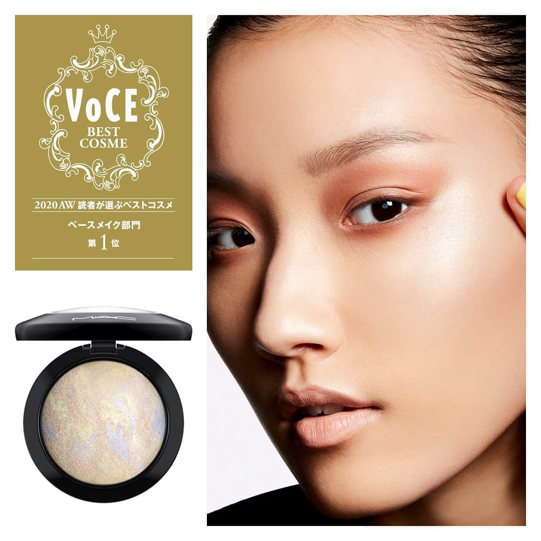 M∙A∙C Cosmetics Japanのインスタグラム：「「M∙A∙C ミネラライズ スキンフィニッシュ：ライトスカペード」が 雑誌「VoCE @vocemagazine 」にて「2020AW BEST COSME ベースメイク部門第1位」を受賞✨ ㅤ 今なら@cosmeSHOPPINGにて、こちらのアイテムが入ったお得な限定キットの予約受付中！！ ベスコスアイテムほかM･A･Cの人気アイテムがお得に手に入るこのチャンスは必見👀 https://www.cosme.com/products/detail.php?product_id=208990」