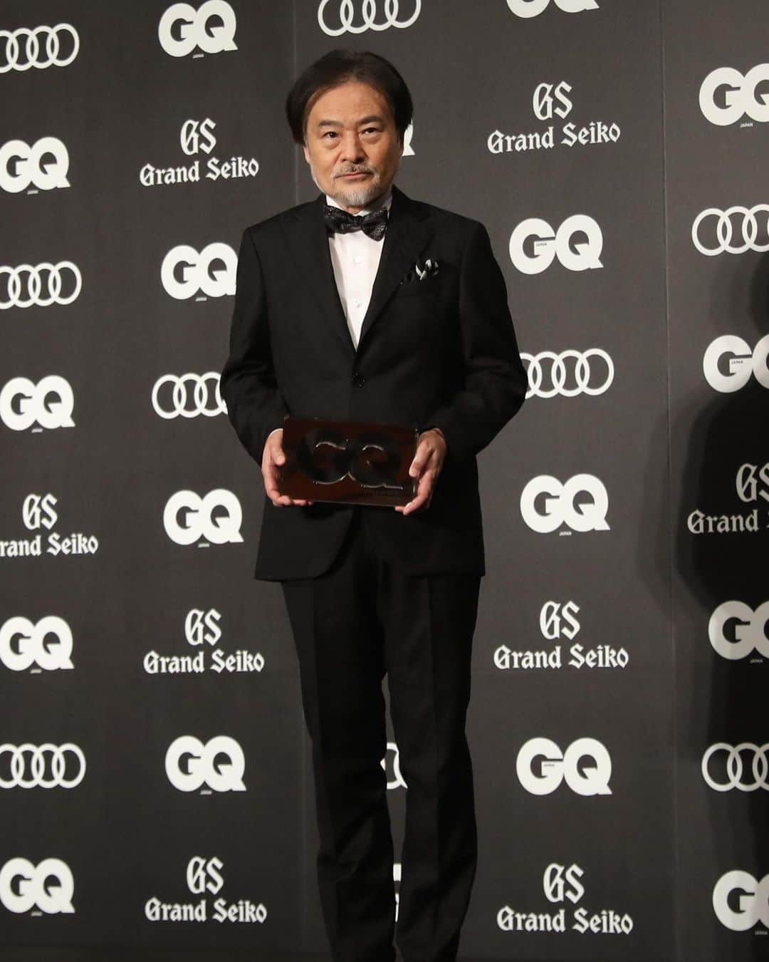 WWDジャパンさんのインスタグラム写真 - (WWDジャパンInstagram)「ニュース：スノーマンやストーンズから、瑛人や田中みな実まで　「GQ」が選ぶ“最も輝いたヒーロー”が集結  　コンデナスト・ジャパンは11月23日、「GQジャパン（GQ JAPAN）」が2020年に“ジャンルを問わずその年に圧倒的な活躍をした”男性を称える「GQメン・オブ・ザ・イヤー2020」の授賞式を東京アメリカンクラブで開催した。  今年のテーマは“最も輝いたヒーローたち”で、お笑い芸人のEXITやシンガー&ソングライターの瑛人、プロテニスプレイヤーの大坂なおみ、映画監督の黒沢清、アーティストのストーンズ（SixTONES）、スノーマン（Snow Man）、アナウンサーで女優の田中みな実、クリエイティブディレクターのNIGO®︎、ドラマ・映画監督の福澤克雄、星野源、本木雅弘の計11組25人が受賞した。  受賞者の受賞コメントは @wwd_jp のプロフィールのリンクから  PHOTO : TSUKASA NAKAGAWA  #GQジャパン#GQJAPAN#GQAwards#瑛人#ストーンズ#SixTONES#スノーマン#SnowMan#田中みな実#Tanakaminami#minamitanaka#NIGO#星野源#GenHoshino#黒沢清#福澤克雄#本木雅弘#ジェシー#松村北斗#HokutoMatsumura#目黒蓮#ラウール」11月24日 22時25分 - wwd_jp