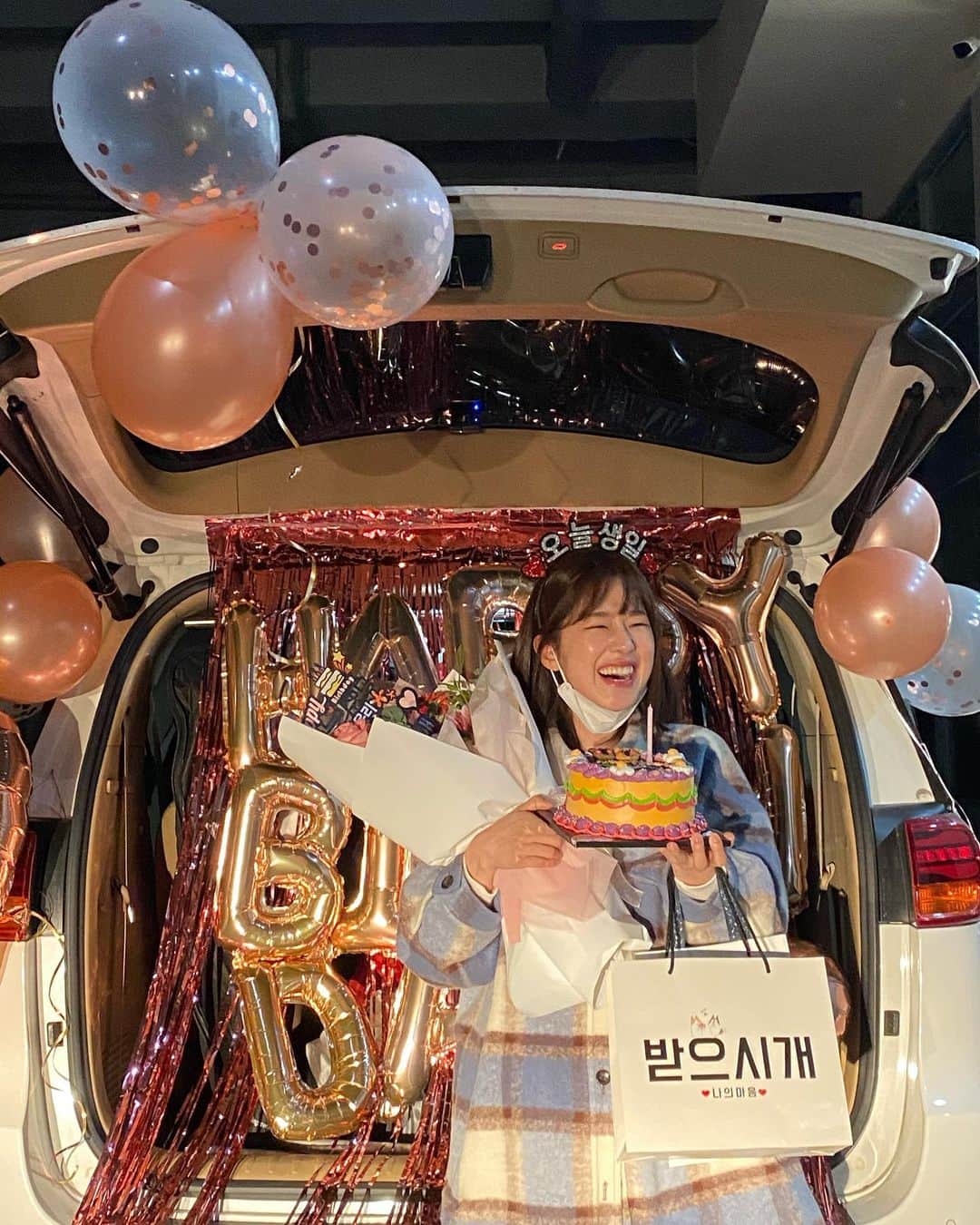 パク・ヘスのインスタグラム：「행복한 하루를 만들어주신 모든 분들 정말 감사합니다🥰」