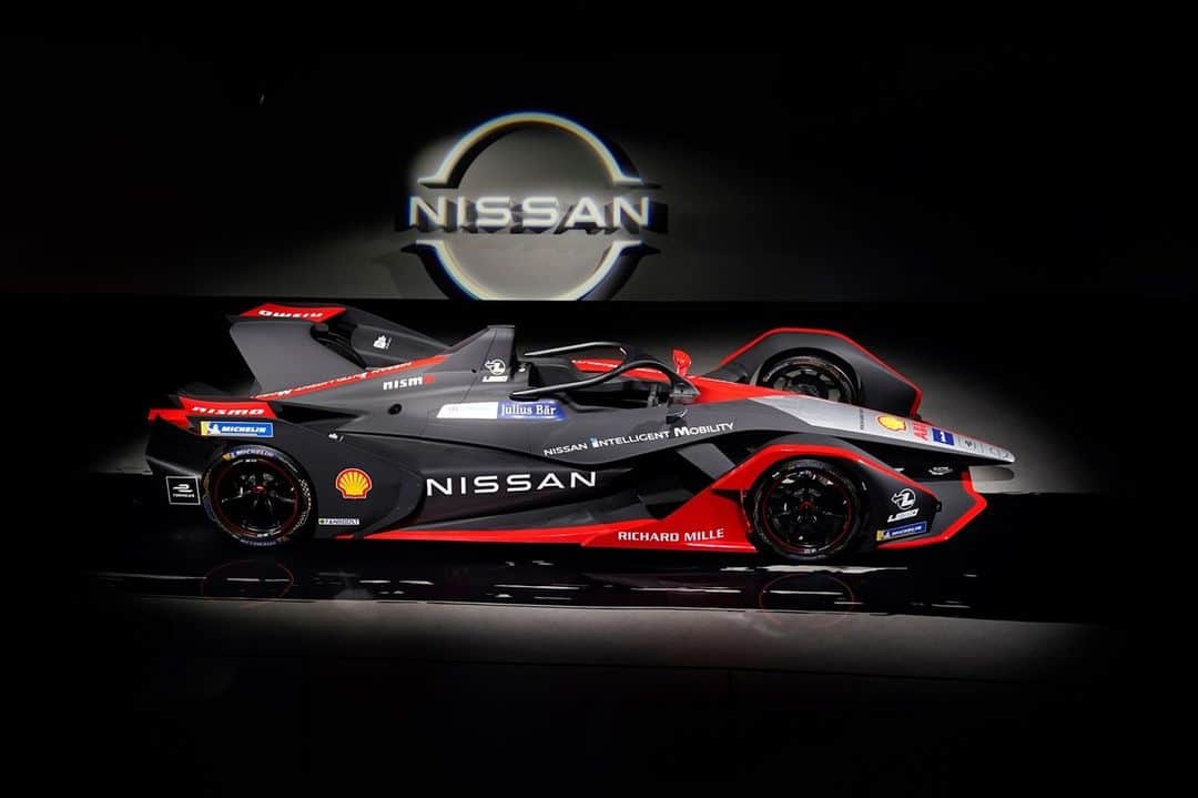 Nissanさんのインスタグラム写真 - (NissanInstagram)「A true game changer on the track. #FormulaE #NissanIntelligentMobility #NIM @Nismo @NissanSports」11月24日 23時00分 - nissan