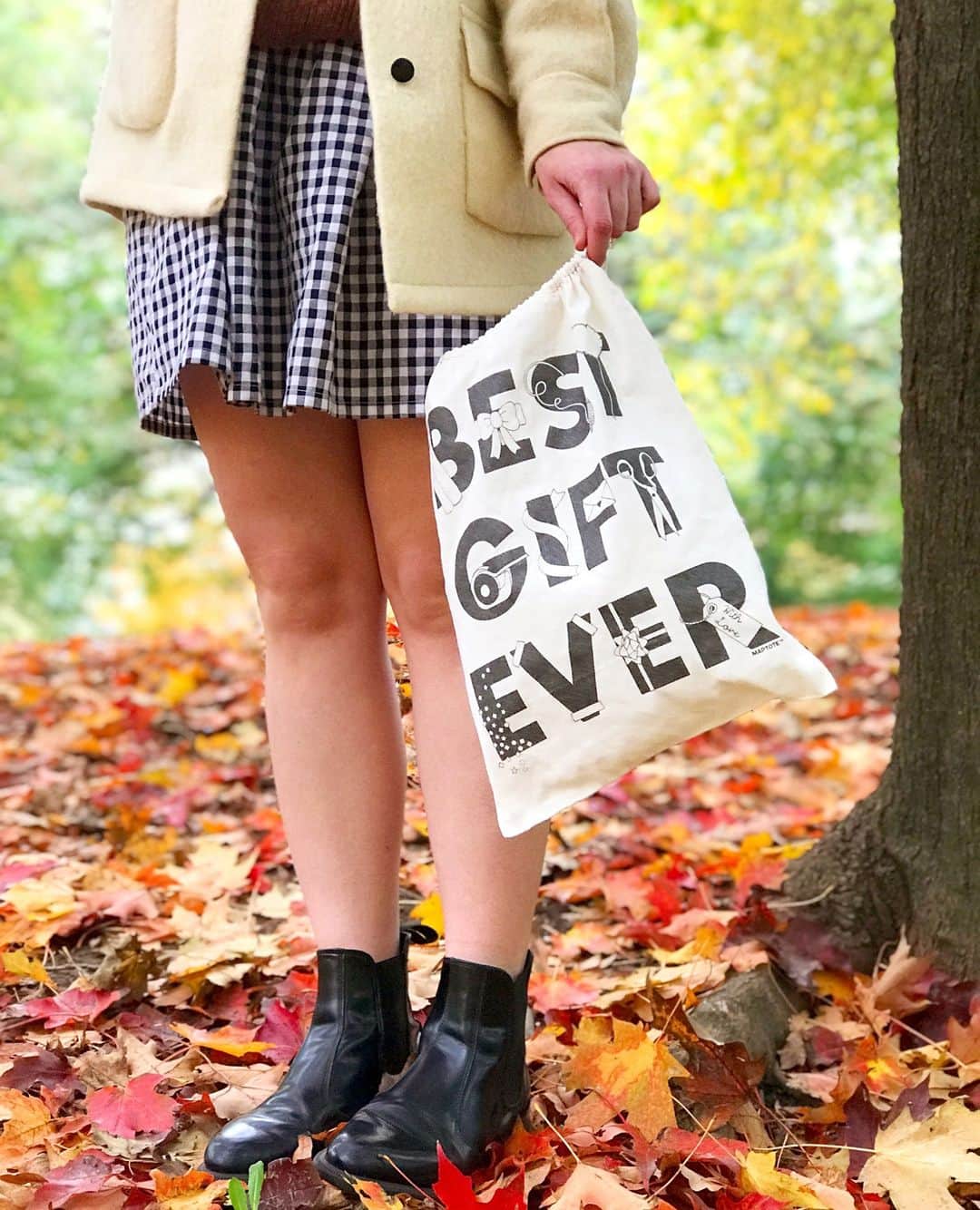 マップトートのインスタグラム：「Our SALE is 🔥🔥🔥⁠ 🎁 30% OFF all full-priced items⁠ 🎁 FREE Shipping on order $75+⁠ 🎁 FREE Shipping on order $75+⁠ .⁠ .⁠ Gift with purchase valid on all order $75+ while supplies last. 30% Off valid on full-priced items only until 11/30/2020. No promo code needed. Not valid on out-of-stock, wholesale, bulk, custom, or previous orders.」
