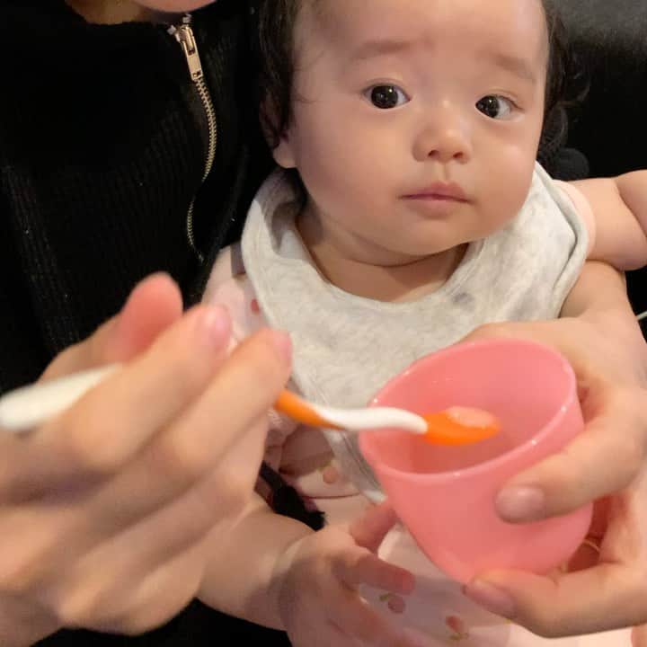 漆川由佳のインスタグラム：「離乳食始めてから約2ヶ月の記録🍚🥢✨」