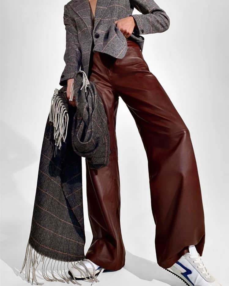 ラグ&ボーンのインスタグラム：「What are you wearing to solo Thanksgiving?」