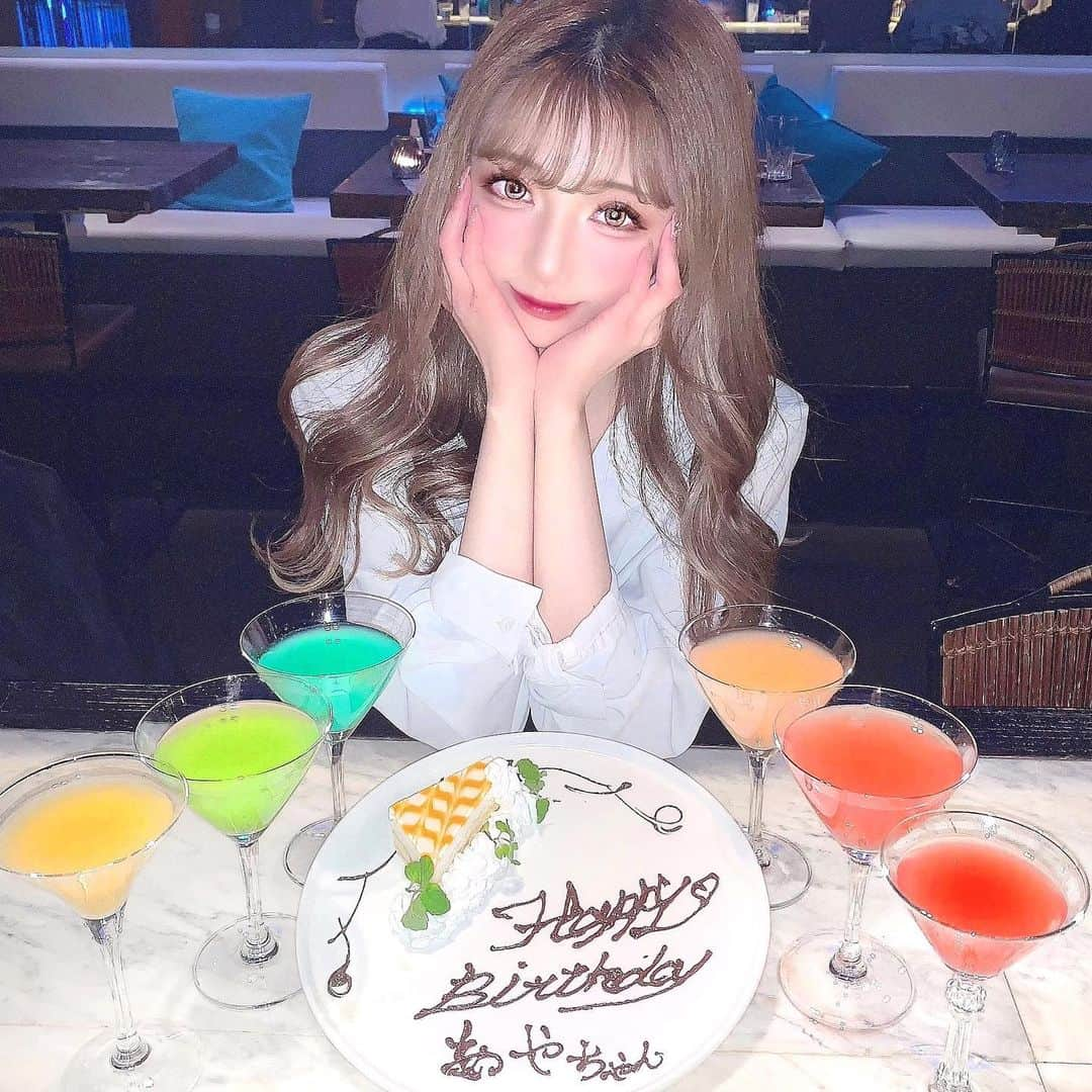 あやちゃんさんのインスタグラム写真 - (あやちゃんInstagram)「10年の仲になる友達にカクテルショーしてもらってめちゃくちゃ凄かった😍😍 サプライズは嬉しいよね💗 ちなみに私の誕生日はいいツナの日 11月27日だよっっ😜🎂 #カラソルリゾート #カラソル  #birthdaycake #birthdayプレート  #誕生日 #誕生日サプライズ #誕生日プレート #誕生日ケーキ #カクテルバー #カクテルショー #誕生日祝い #colorsolresort #池袋グルメ #池袋ディナー #池袋カフェ」11月24日 23時19分 - aya.you.love.r