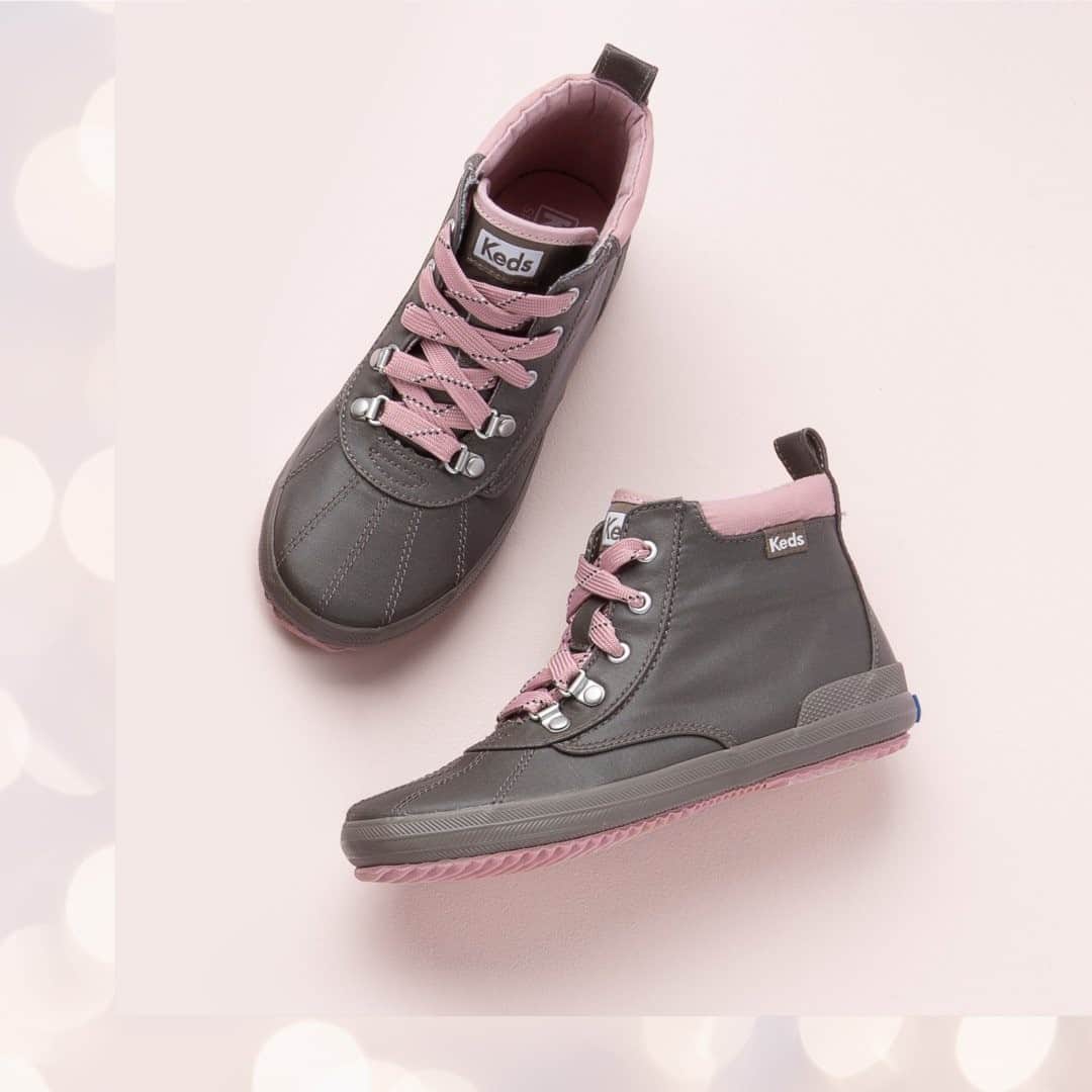 Kedsのインスタグラム：「A boot to keep her warm and dry on all her adventures. She’ll love the look, you’ll love the price. Tap to shop the limited edition kids’ Scout Boot in olive before it sells out.」