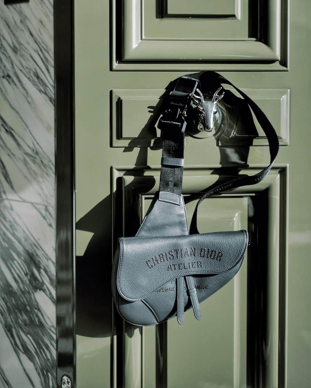 Christoffer Chengのインスタグラム：「Timeless touches 💙 @dior」