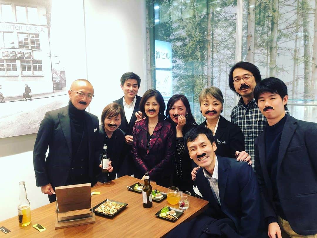 勝恵子のインスタグラム：「Google フォトから、昨年の11月の写真が。 Orisのモメンバーチャリティの写真でした。 早くこんな日常に戻れるとよいですね。」