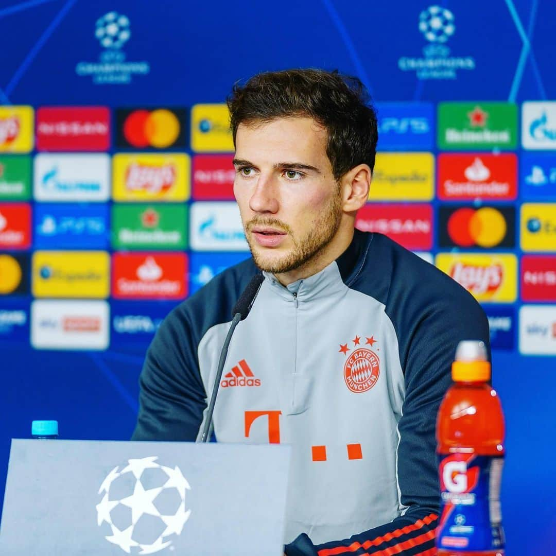 レオン・ゴレツカさんのインスタグラム写真 - (レオン・ゴレツカInstagram)「🎤 #fcbayern #pressconference」11月24日 23時51分 - leon_goretzka