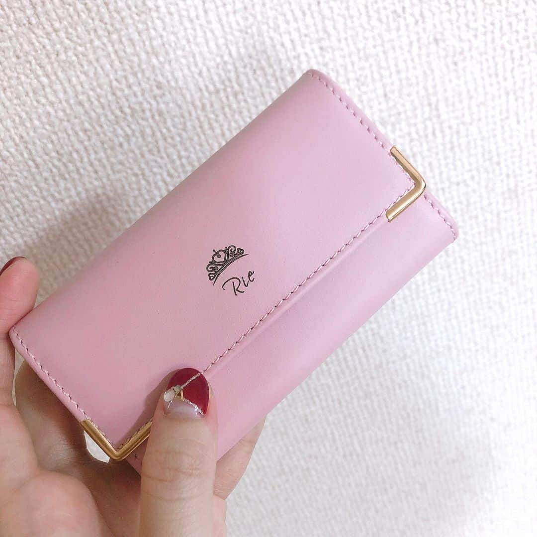 太田理恵のインスタグラム：「新しいキーケース可愛過ぎる👑♡」