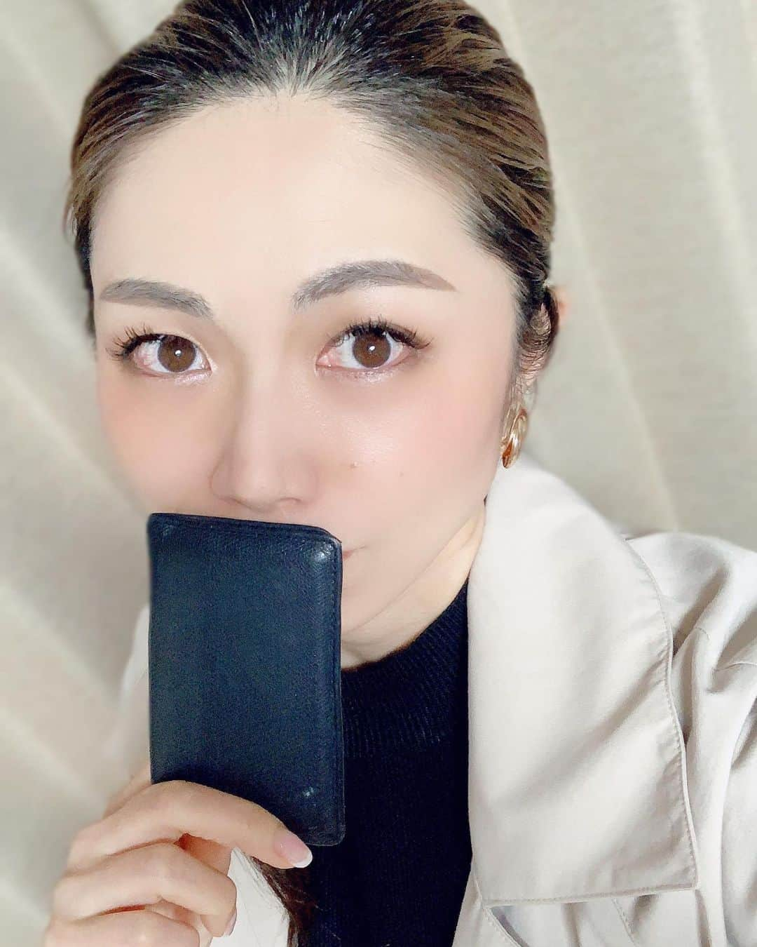 小林アナさんのインスタグラム写真 - (小林アナInstagram)「38歳　独身  定期入れと  涙は  ポロッと落ちやすい  気づいたら  ちゃんとフォローしてね  #シリーズリア充女」11月25日 0時02分 - genkobiribiri