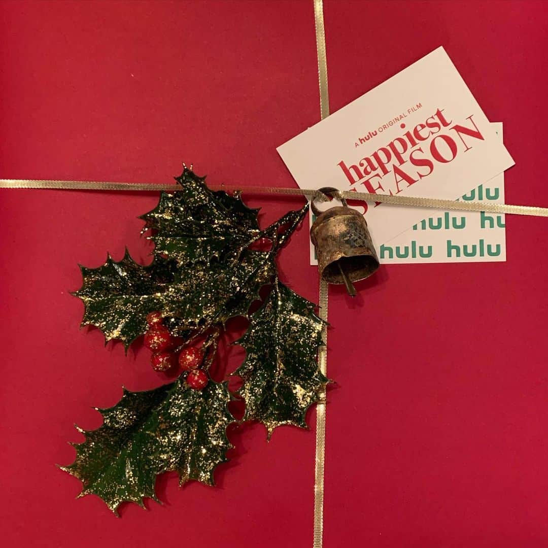 コビー・スマルダーズのインスタグラム：「The only woman who can entice me to celebrate Christmas before Thanksgiving is the wonderfully talented @officialclead. Her new movie @happiestseason premieres on @hulu this WEDNESDAY THE 25th!! It looks amazing, the cast is stellar and isn’t this the warm, cozy dose of Holiday love we all need???❤️🌈❤️ Thank you for this epic box of goodies!」