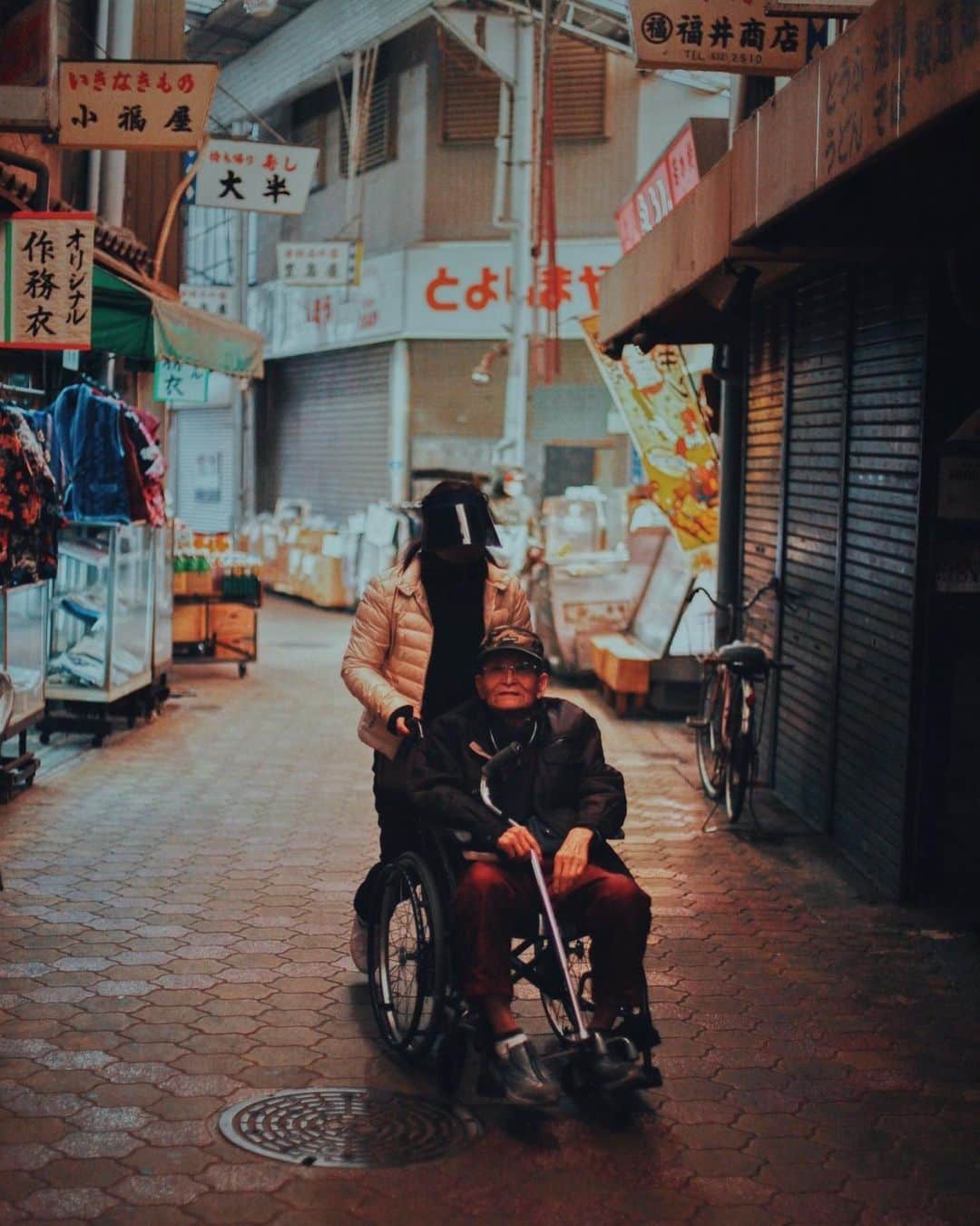 Chad Santosさんのインスタグラム写真 - (Chad SantosInstagram)「#大阪　#西成　#西成区　#写真　#日本　#japan #osaka #nishinari #streetleaks #streetclassics #icu_japan #streetphotography #lovers_nippon #icu_japan #aspfeatures #reco_ig」11月25日 0時36分 - elchadsantos