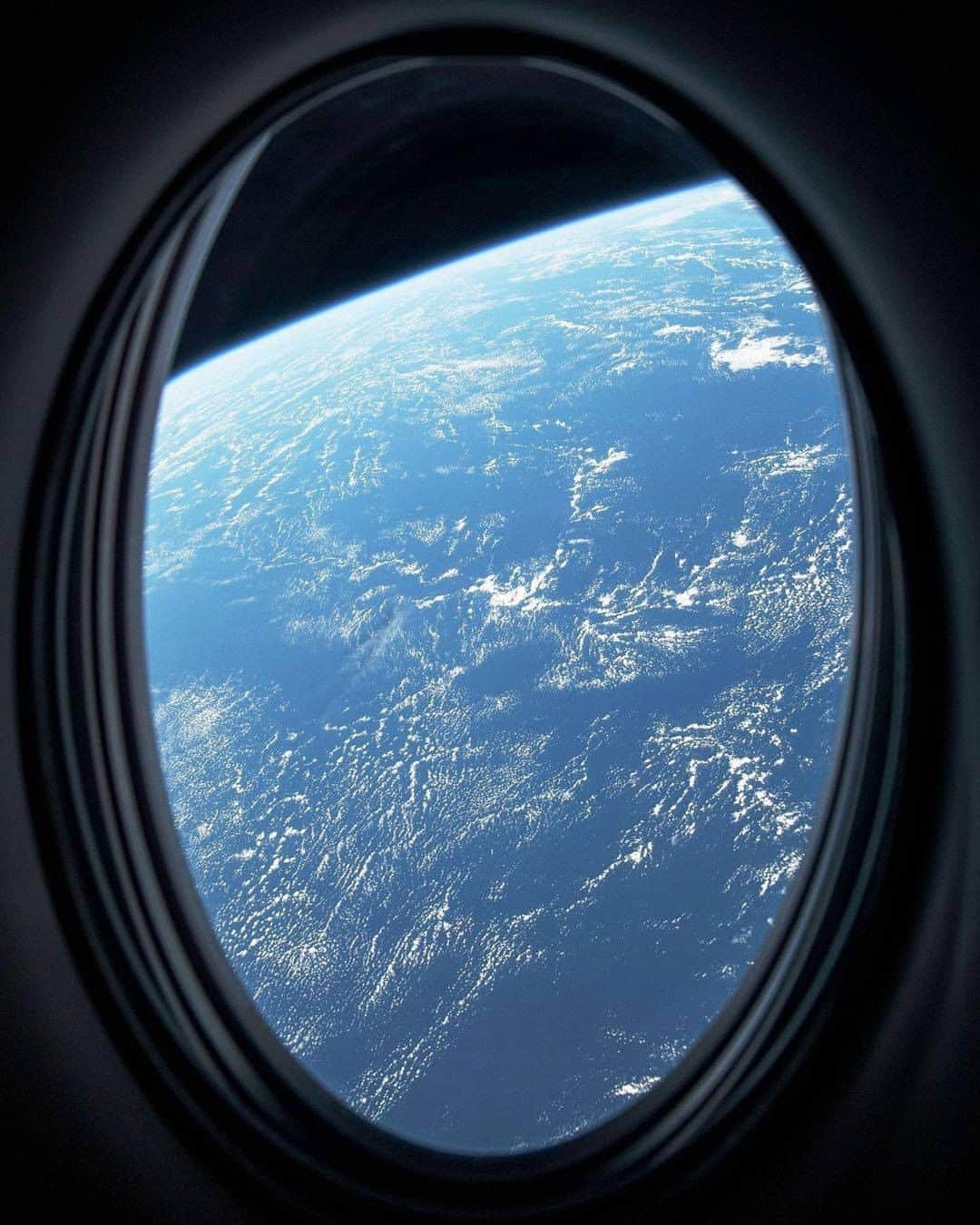 Discover Earthさんのインスタグラム写真 - (Discover EarthInstagram)「How do you like the view ?  ''Crew-1’s view of Earth during Dragon’s flight to the @iss '' 🌎 #discoverearth with @spacex  . . . . .  #planet  #earth  #nasa  #space  #universe  #astronomy  #galaxy  #science  #astronaut  #cosmos  #spacex  #technology  #sky  #hubble  #planets  #love  #nature  #spaceship  #physics  #astrophysics  #astrophotography  #solarsystem  #milkyway  #photography  #rocket  #stars  #mars  #moon  #cosmonaut」11月25日 1時00分 - discoverearth