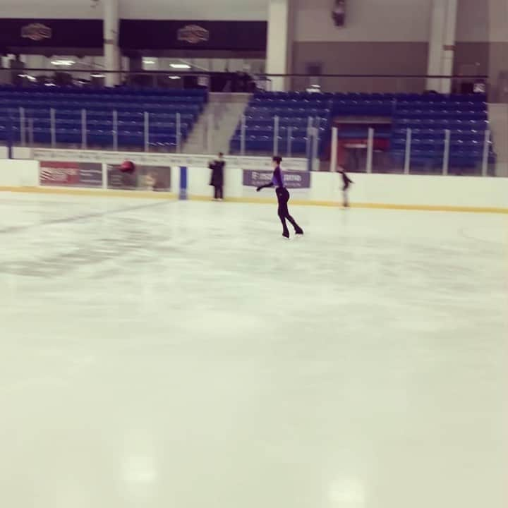 ネッタ・シュライバーのインスタグラム：「Preparing for sim day in my @chiquesport top and @edeaskates ice flys 💟  Grateful for each day we can get on the ice.  • • •  #justthebeggining #3Lz #chiquesport #edeafamily」