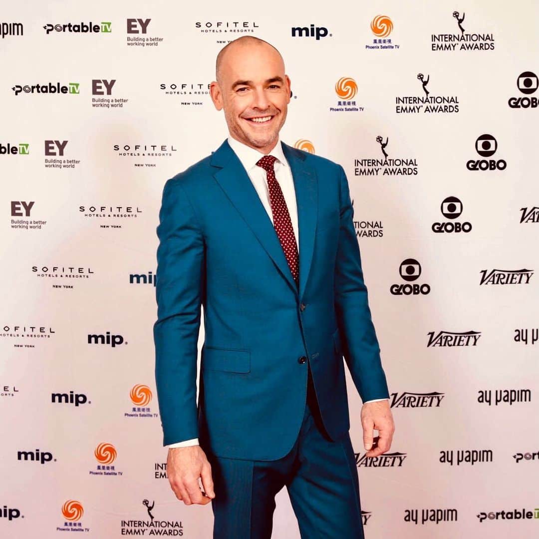 ポール・ブラックソーンのインスタグラム：「Nice to brush off the suit and prance about on the red carpet yesterday. I presented an award at the International Emmies in New York.  No audience in these Covid times, but a nice day out all the same... And the winner is ....the Brazilian show #orphansofanation - Congrats!  #iemmys」