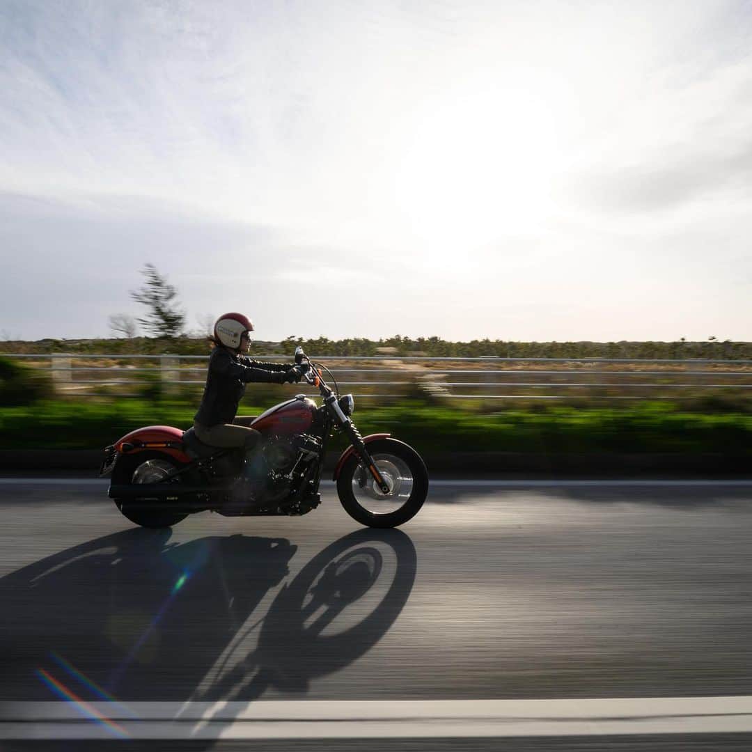 Harley-Davidson Japanさんのインスタグラム写真 - (Harley-Davidson JapanInstagram)「もっと遠くへ。#ハーレー #harley #ハーレーダビッドソン #harleydavidson #バイク #bike #オートバイ #motorcycle #ストリートボブ #streetbob #fxbb #ソフテイル #softail #ライド #ride #空 #sky #2019 #自由 #freedom」11月25日 1時43分 - harleydavidsonjapan