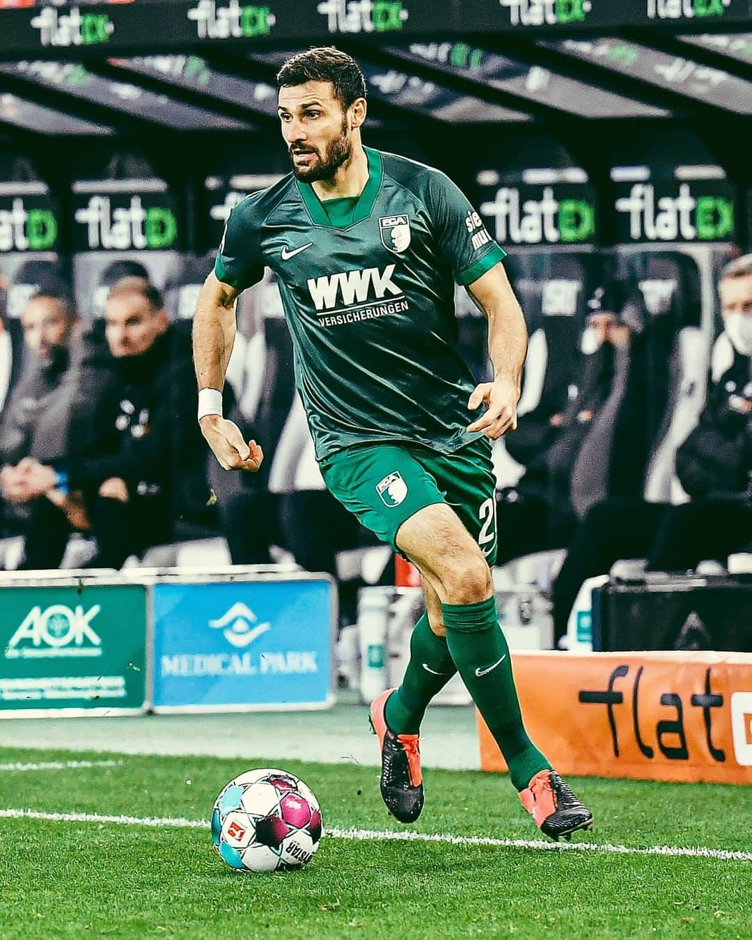 FCアウクスブルクさんのインスタグラム写真 - (FCアウクスブルクInstagram)「Verdient! ✅ Mit großem Abstand Euer #ManOfTheMatch aus #BMGFCA! 😍 #Caligiuri #FCA #FCA1907 #fcaugsburg」11月25日 1時54分 - fcaugsburg1907