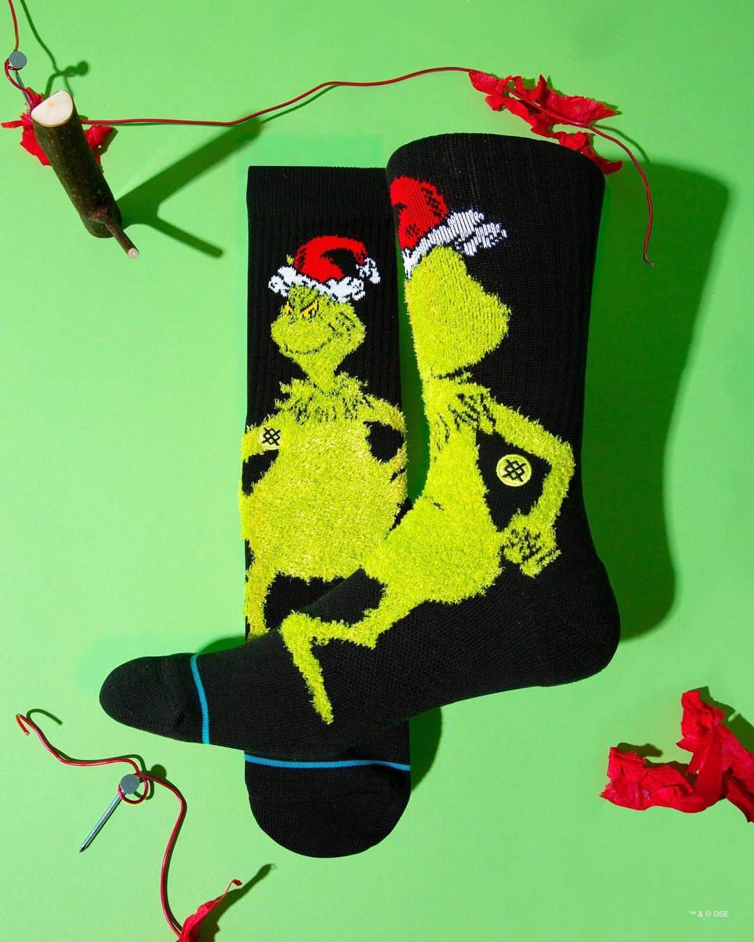 Stanceのインスタグラム：「OH, THE WHO-MANITY🎄 Stance brings you the meanest, foulest Christmas villain there ever was. A most unmerry collection of socks, each with their own deviously delicious design features. Stir up some mischief this holiday season with Stance and the coldest heart in Whoville...Link in bio. 🎁」